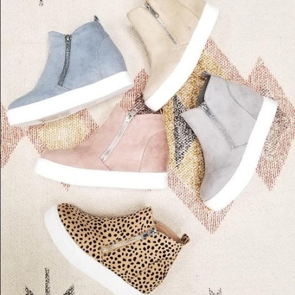 Dusty Blush hidden wedge sneakers - Picture 6 of 6